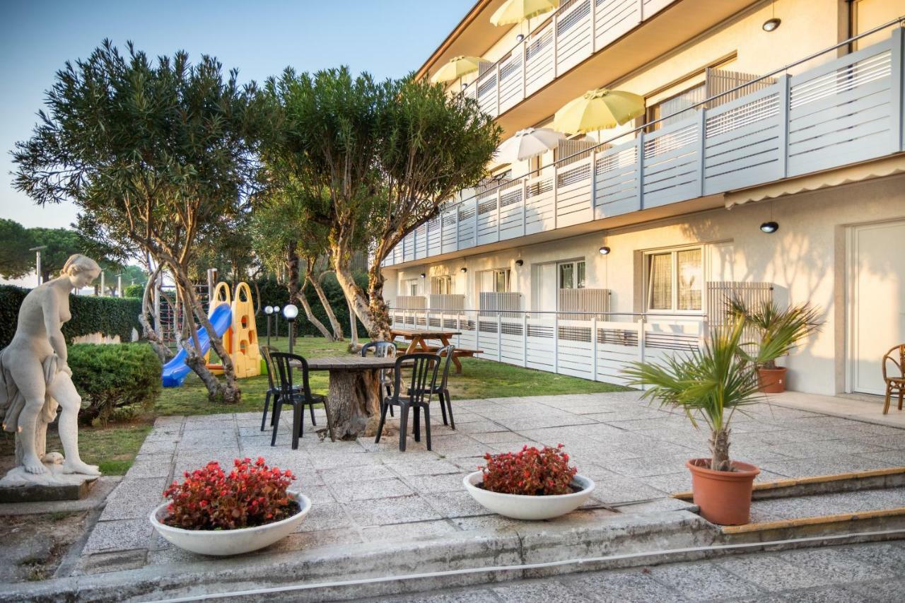 Yachting Residence Lignano Sabbiadoro Esterno foto